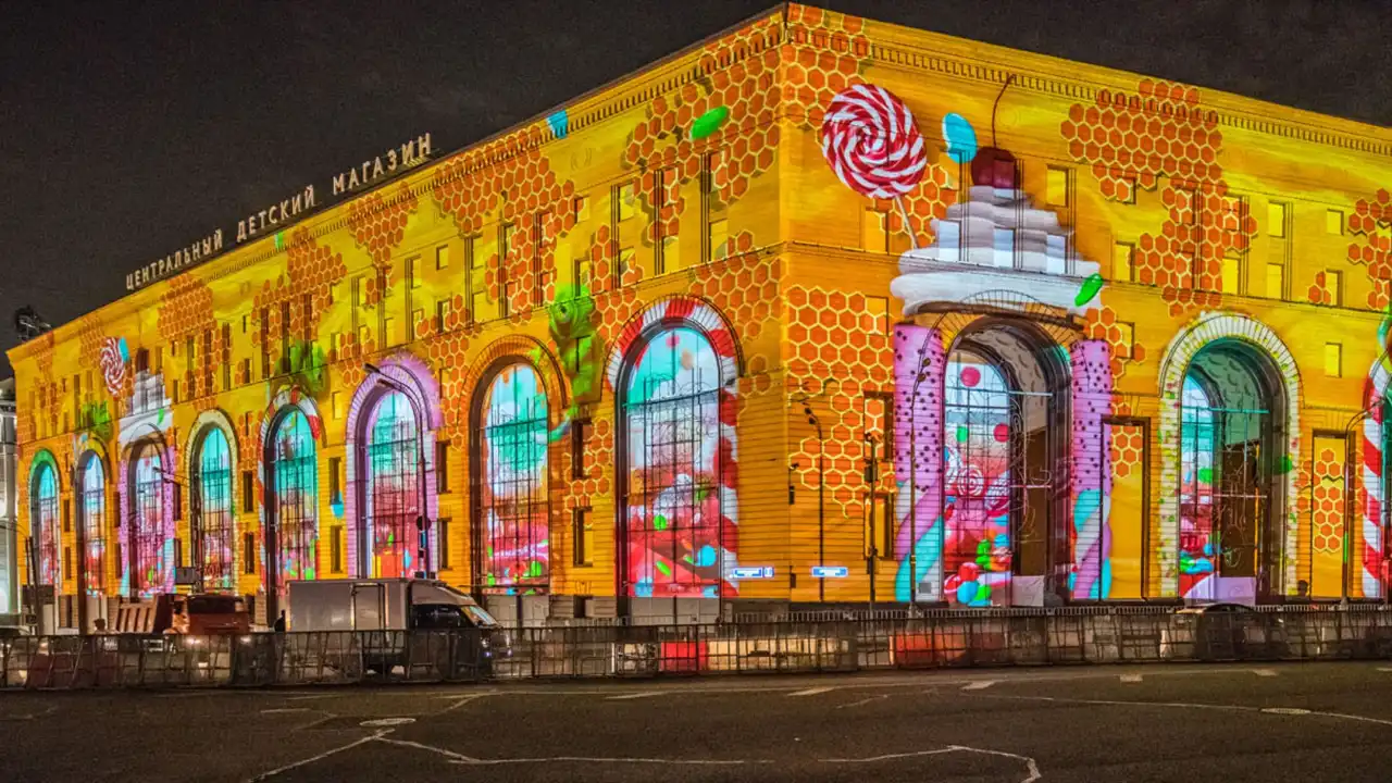 Moscow’s architecture takes center stage with building projection mapping